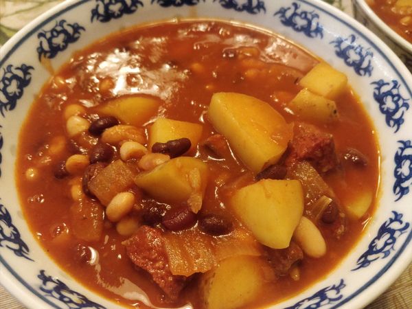 Soupe au chorizo, haricots et patates